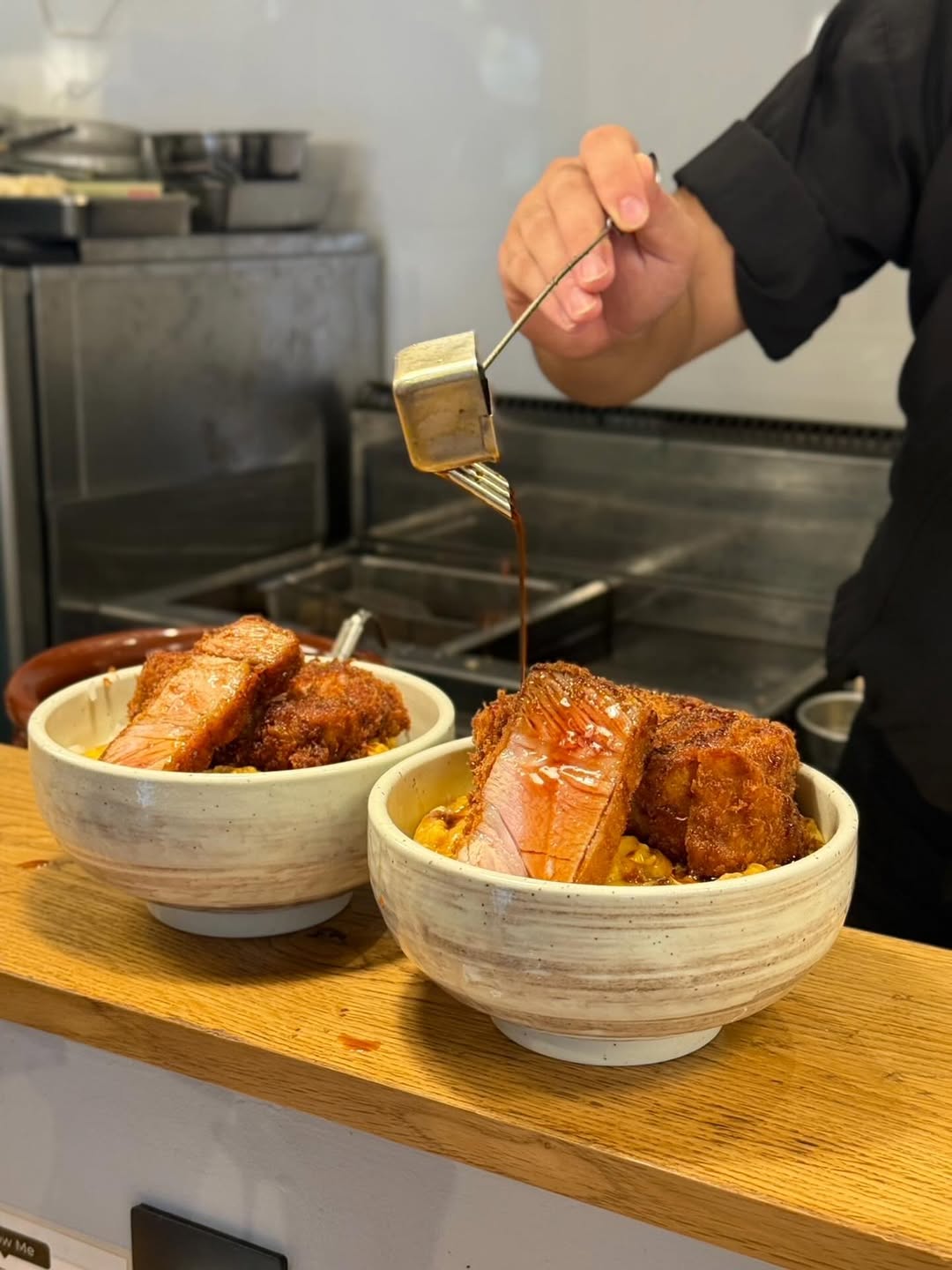 店主の調理風景